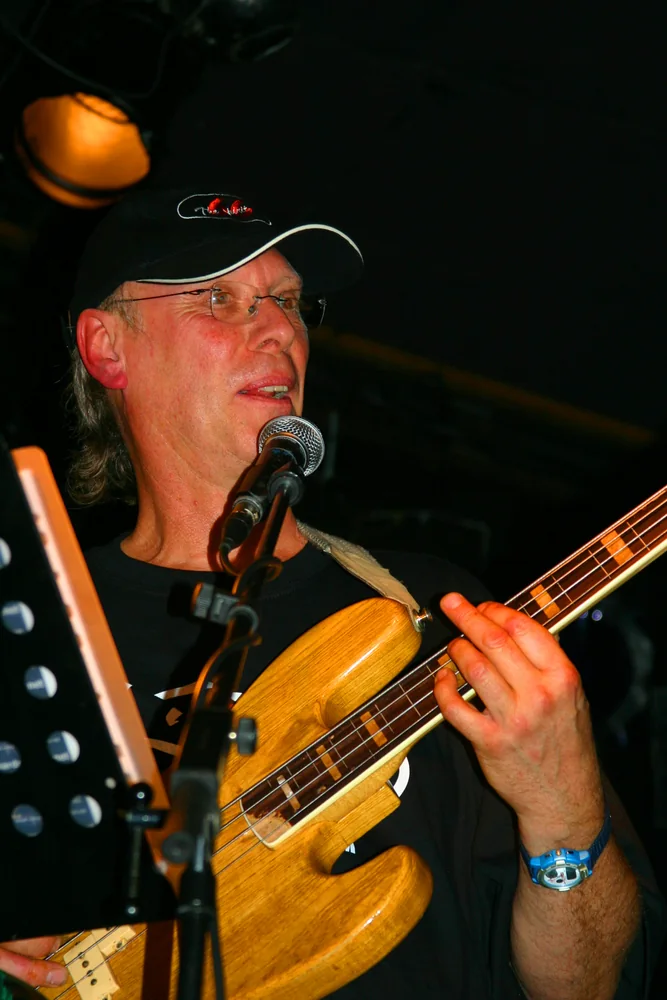 Richard Sinclair performing with Hatfield and the North in Verviers in 2005