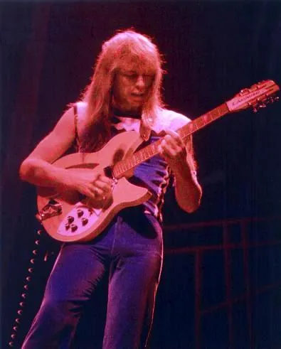Tomorrow guitarist Steve Howe performing in 1977.
