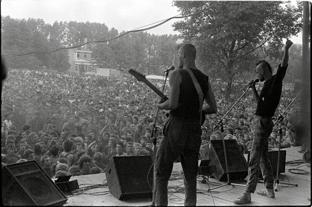 Siekiera performing at Jarocin in 1984