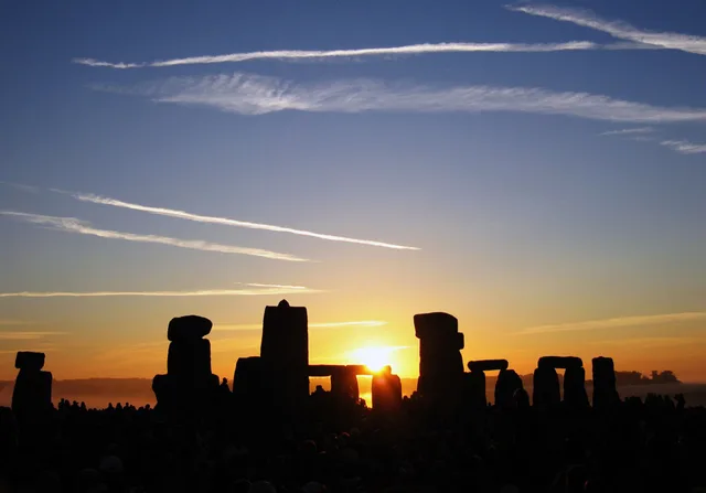 Summer solstice sunrise over Stonehenge in 2005
