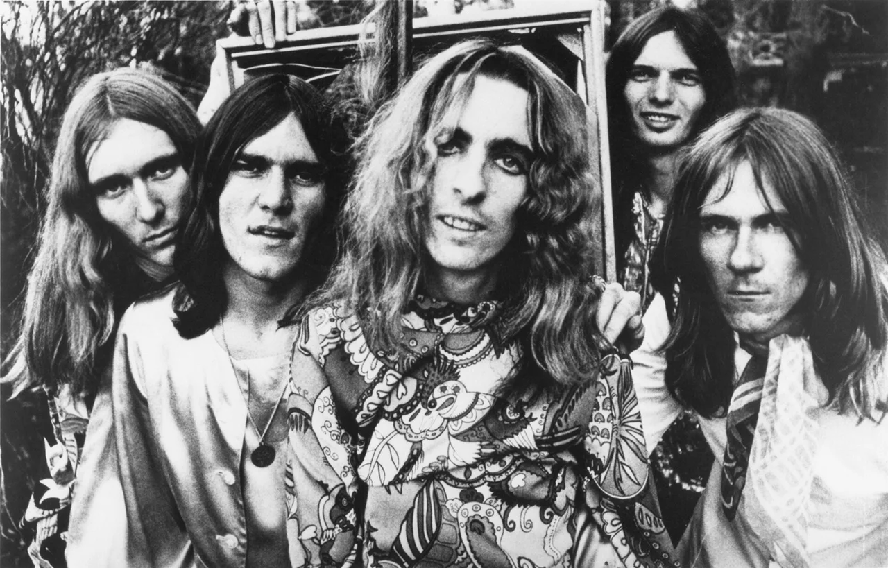 The Alice Cooper band in a public-domain publicity photograph