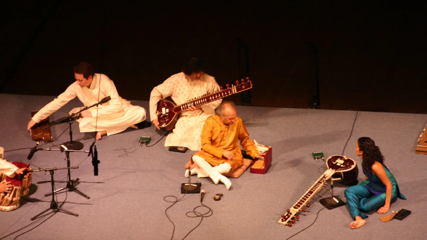 Ravi Shankar and Anoushka Shankar performing sitar together in concert in 2005